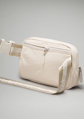 lululemon - Everywhere Belt Bag 1L  - Black/Gold/White Opal