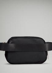 lululemon - Everywhere Belt Bag 1L  - Black/Neutral/Gold