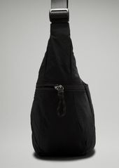 lululemon - Slouchy Sling Bag 6L - Black/Neutral