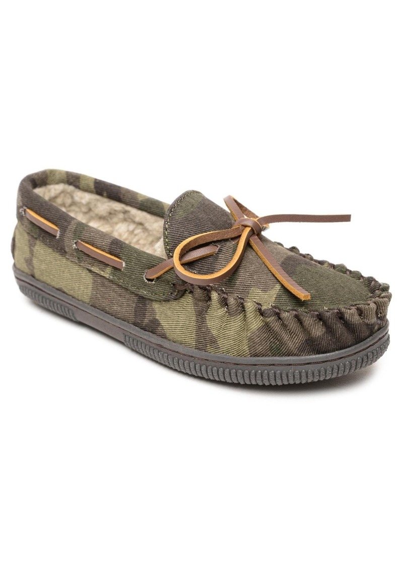 Minnetonka Toddler Boys Pile Lined Hardsole Moccasin Slippers - Green Camo Print