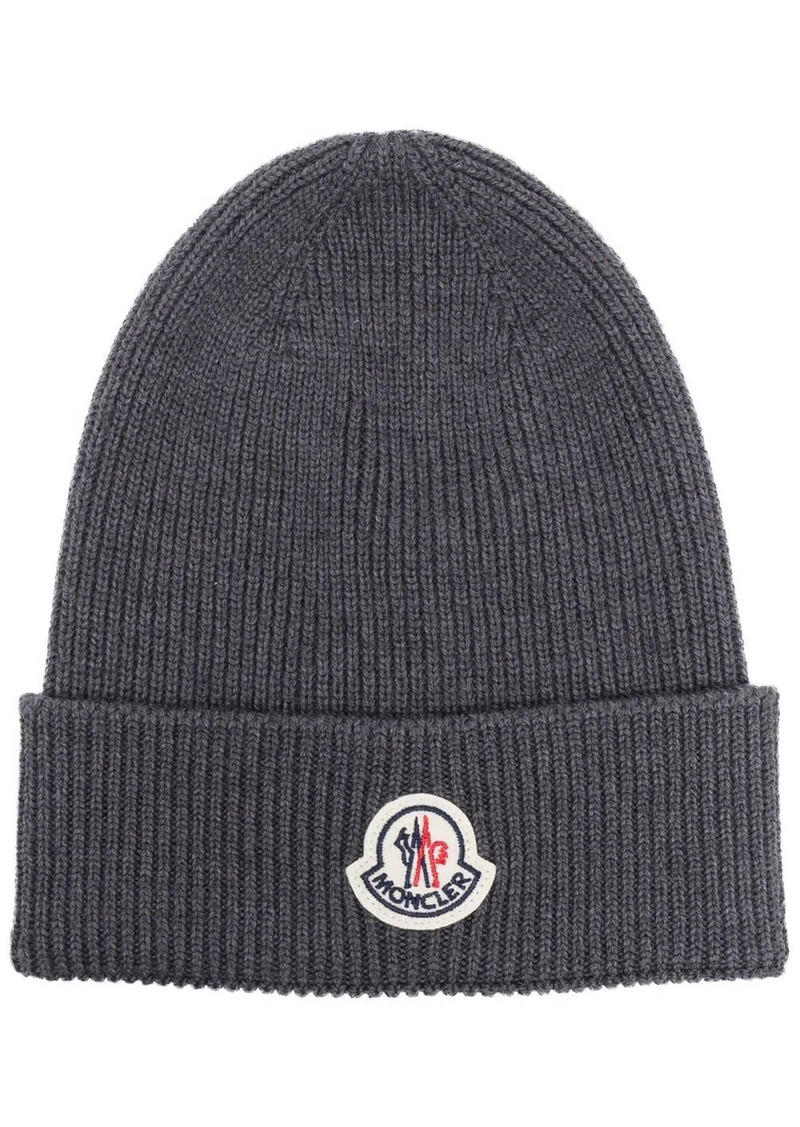 Moncler logo-patch knitted beanie hat