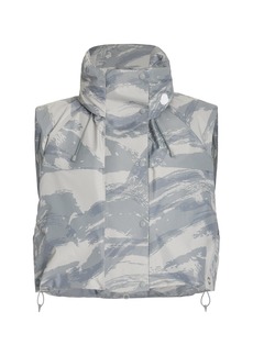 Moncler Genius - 4 Moncler Hyke Vanilis Cropped Camouflage Gore-Tex Vest - Print - 0 - Moda Operandi