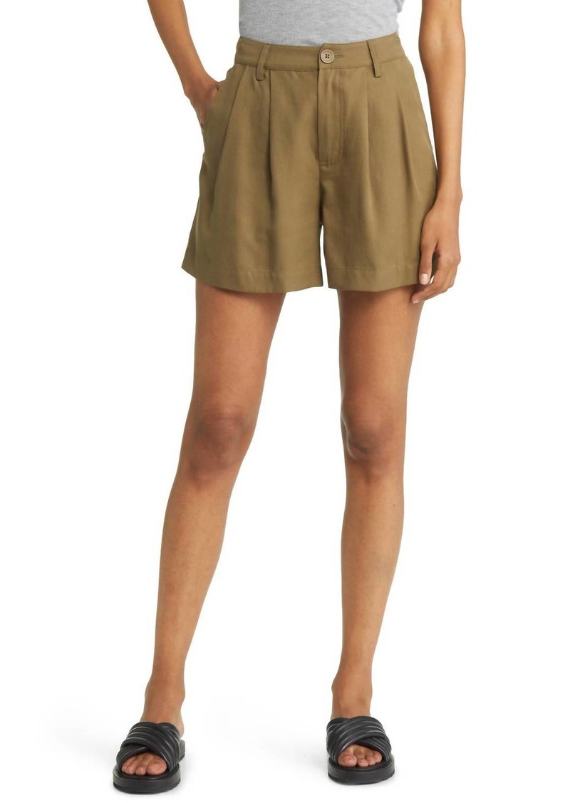 Monrow Canvas Shorts In Verde