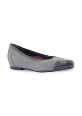 Munro Danielle II Flat in Grey Nubuck/Patent Leather at Nordstrom