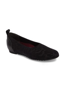 Munro Iriana Flat in Black Floral Fabric at Nordstrom