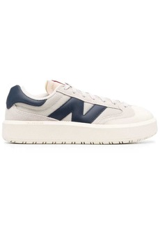 New Balance logo-patch suede sneakers