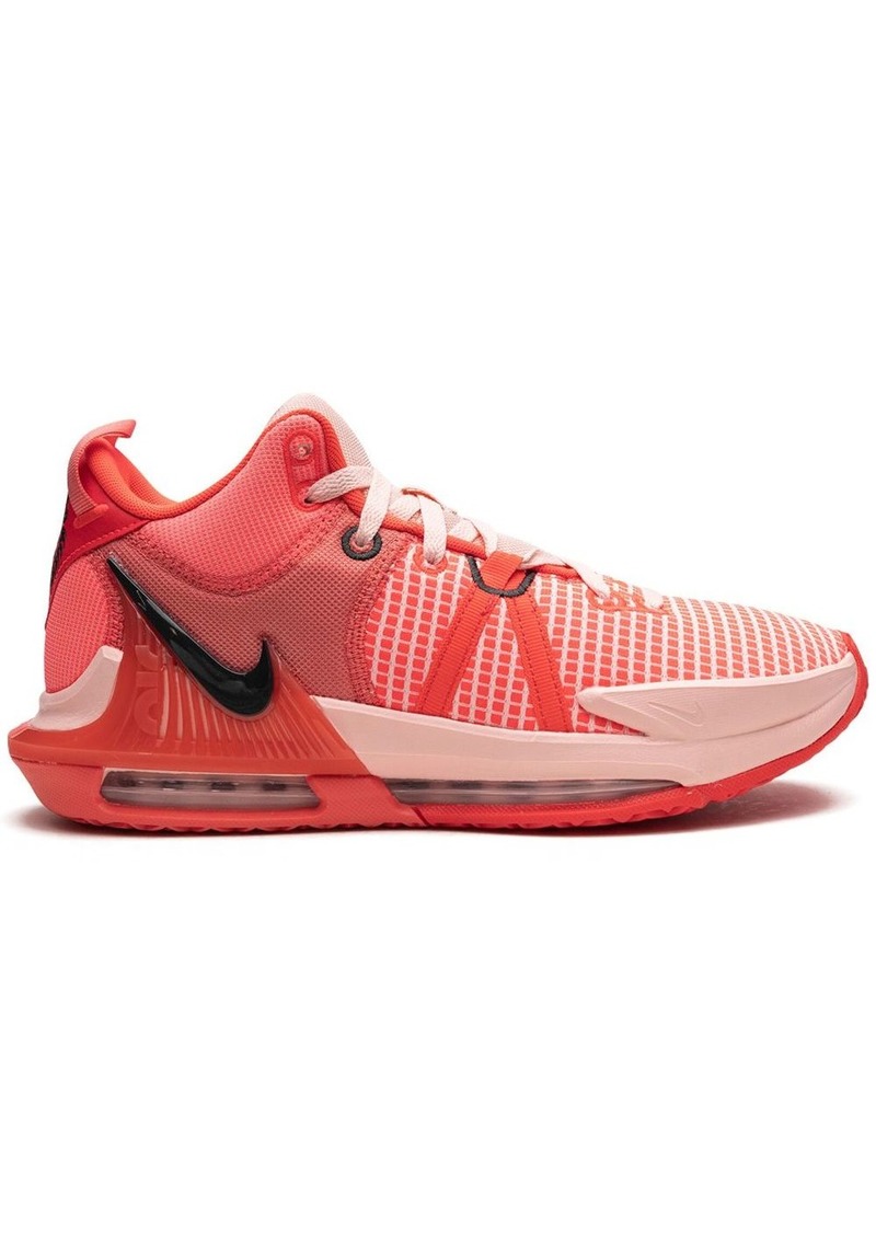 Nike Lebron Witness 7 sneakers