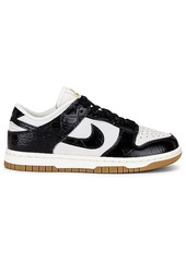 Nike Dunk Low LX Sneaker