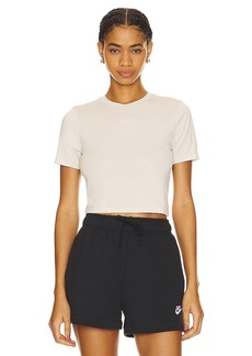 Nike Essential Slim Fit Crop T-shirt