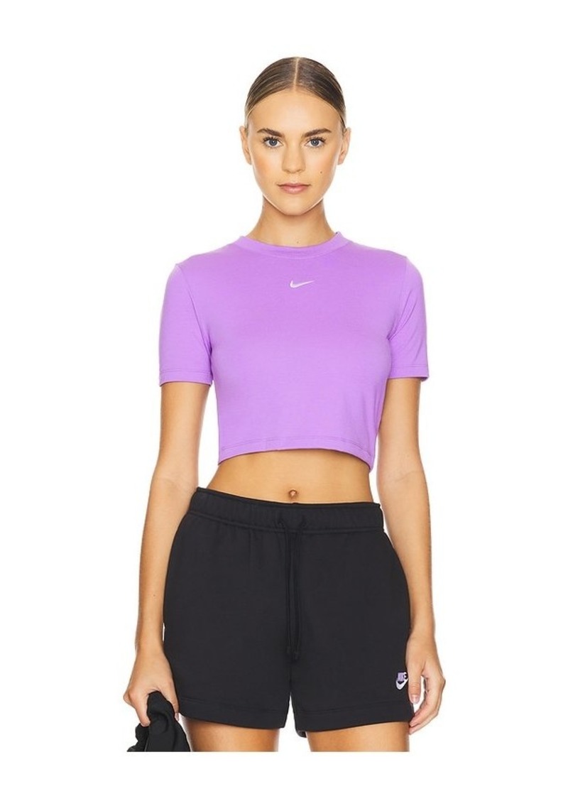 Nike Sportswear Essential Cropped T-shirt