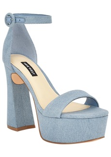 Nine West Women's Ivana Sandal Light Denim 40