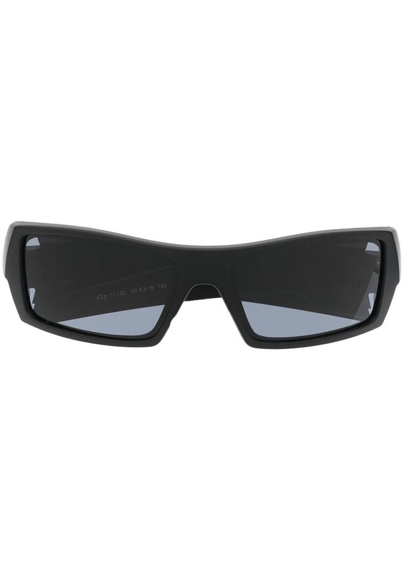 Oakley flag-plaque sunglasses