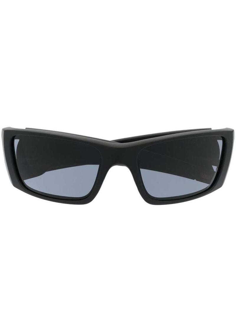 Oakley logo-plaque sunglasses