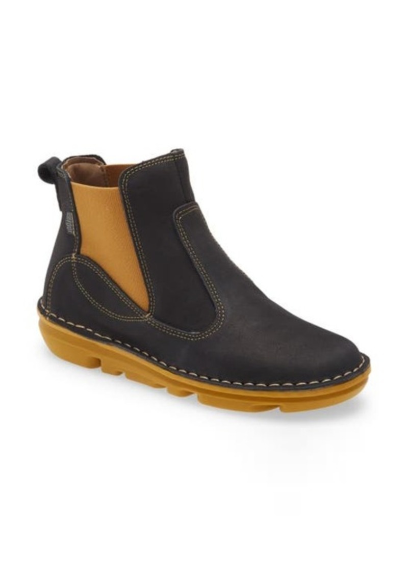 On Foot Chelsea Boot