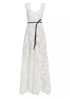 Oscar de la Renta Marbled Carnation Guipure Lace Gown