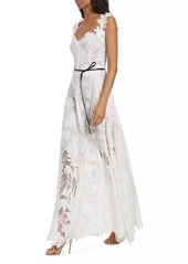 Oscar de la Renta Marbled Carnation Guipure Lace Gown