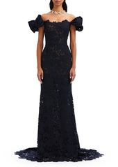 Oscar de la Renta Botanical Off the Shoulder Guipure Lace Gown with Train