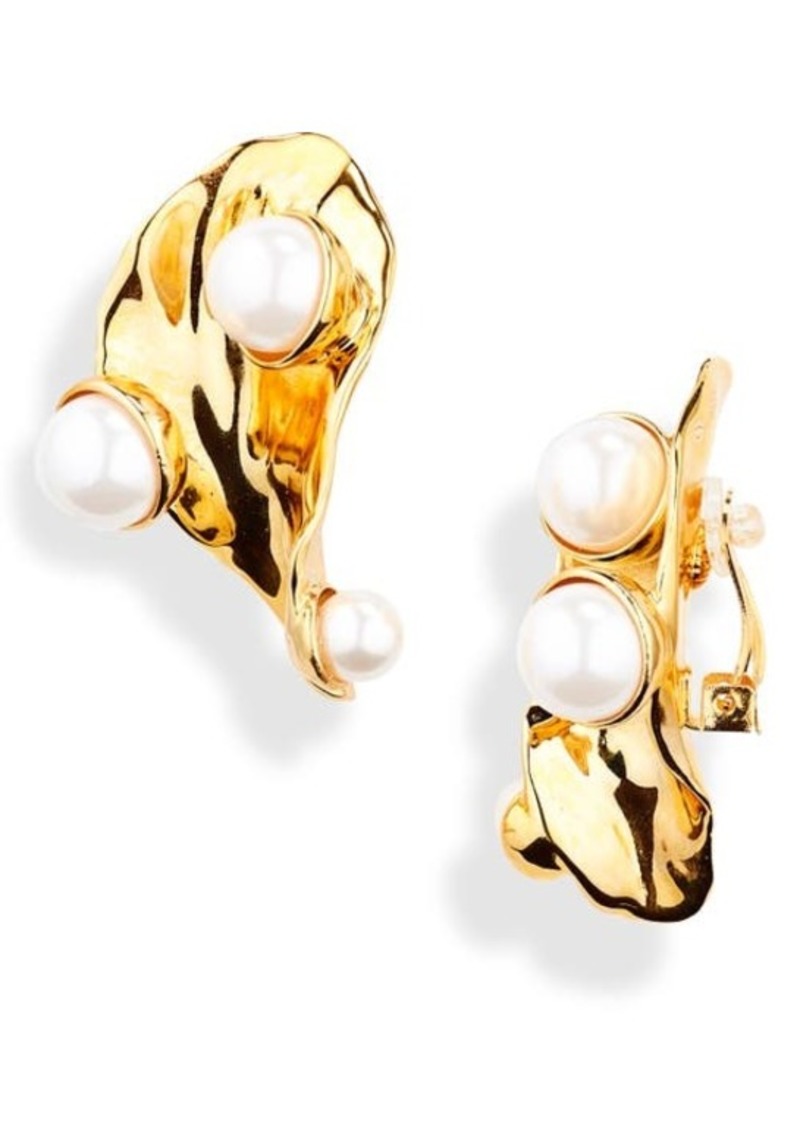 Oscar de la Renta Imitation Pearl Abstract Leaf Clip-On Earrings