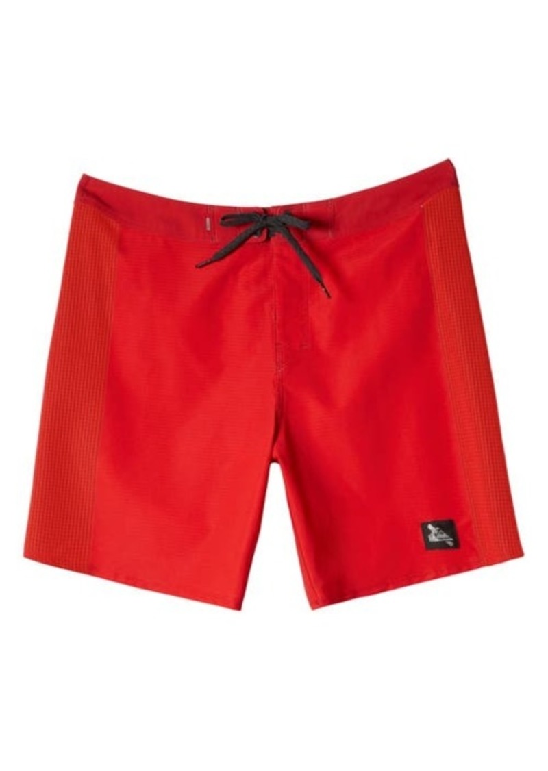 Quiksilver Sync Highlite Arch 18 Board Shorts