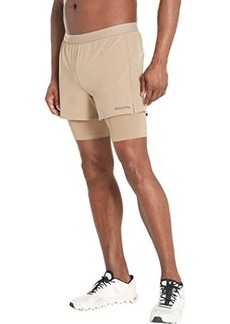 Saucony Outpace 4" 2-in-1 Shorts