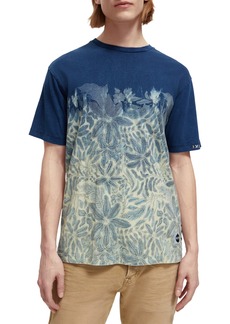 Scotch & Soda Washed Indigo Degrade Cotton Graphic T-Shirt in Navy at Nordstrom Rack