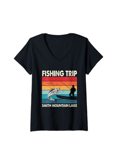 Womens Fishing Trip 2024 smith mountain lake virginia V-Neck T-Shirt