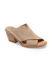 Sofft Perrie Sandal in Light Grey Suede at Nordstrom