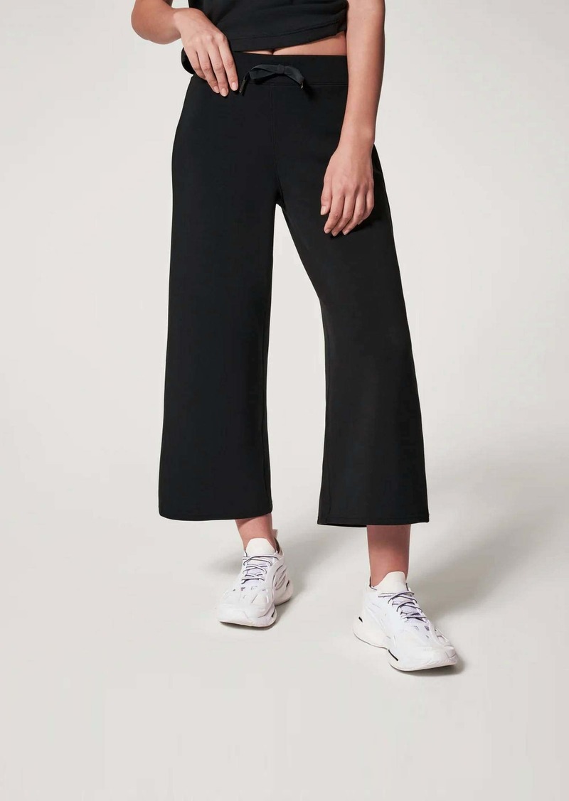 Spanx Airessential Cropped Wide Leg Pants In Very Black