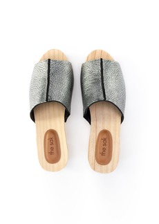 The Sak Ella Clog Sandal in Leather Slip On Shoe
