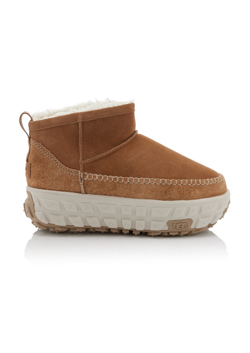 UGG - Venture Daze Ultra Mini Sheepskin Platform Ankle Boots - Tan - US 7 - Moda Operandi