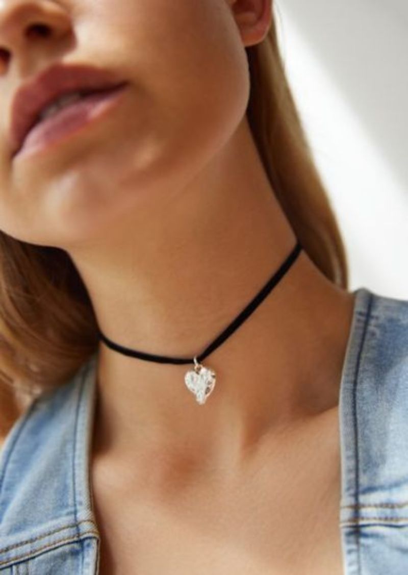 Urban Outfitters Exclusives Delicate Hammered Wrap Choker Necklace in Heart, Women's at Urban Outfitters
