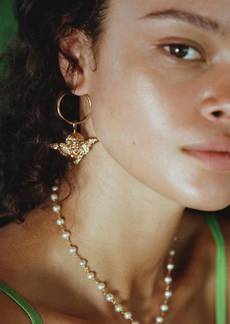 Vanessa Mooney The Cherub Charm Earrings In Gold