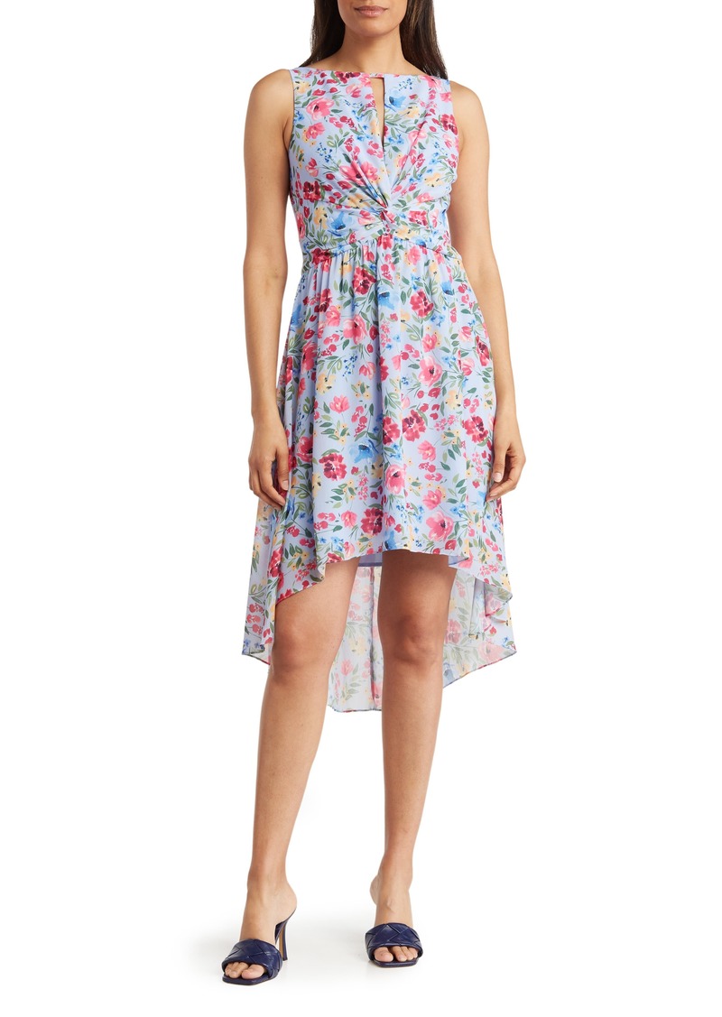 Vince Camuto Crinkle Chiffon Keyhole Dress in Blue at Nordstrom Rack