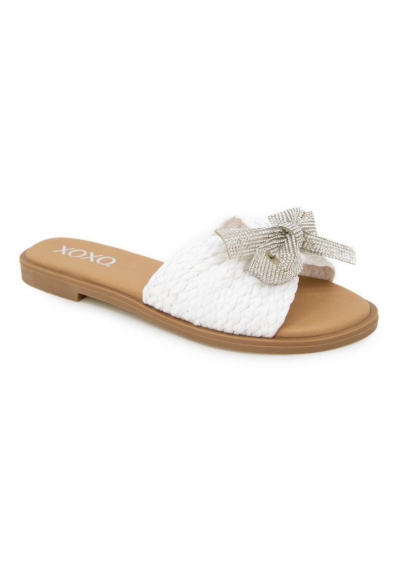 XOXO Women's Maxine Flat Sandal Off White