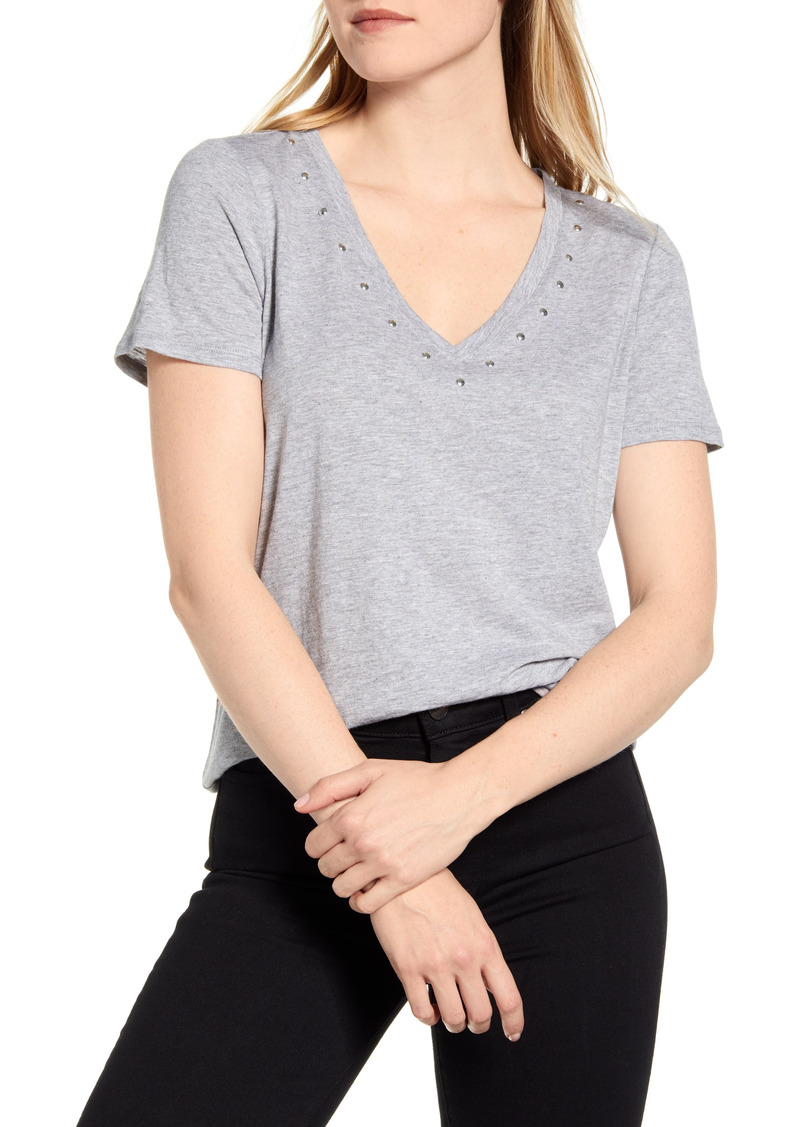 Vince Camuto Studded V-Neck Cotton Blend T-Shirt in Silver Heather at Nordstrom